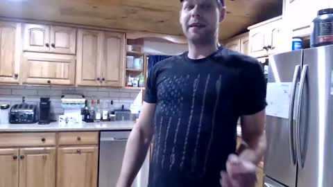 Snapshot of lancehardin chatting on January 8, 12:46 am Lance online show from January 8, 12:46 am