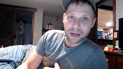 Snapshot of lancehardin chatting on February 12, 12:38 am Lance online show from February 12, 12:38 am