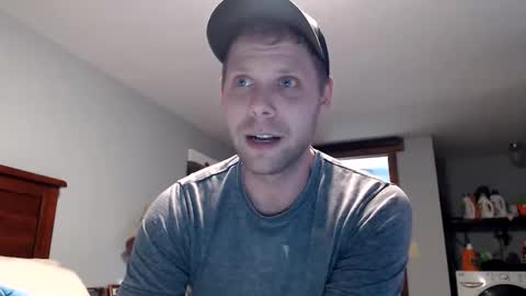 Snapshot of lancehardin chatting on March 2, 1:19 am Lance online show from March 2, 1:19 am