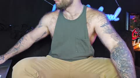 Snapshot of lancehardwood222 chatting on December 13, 1:26 am LANCE online show from December 13, 1:26 am