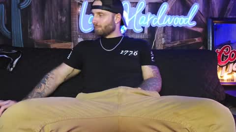 Snapshot of lancehardwood222 chatting on December 29, 2:17 am LANCE online show from December 29, 2:17 am