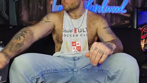 Snapshot of lancehardwood222 chatting on January 4, 2:25 am LANCE online show from January 4, 2:25 am