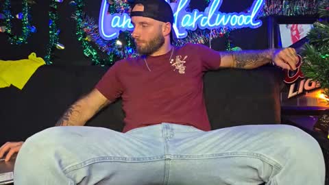 Snapshot of lancehardwood222 chatting on November 12, 1:17 am LANCE online show from November 12, 1:17 am