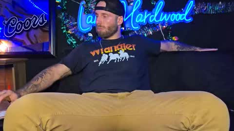 Snapshot of lancehardwood222 chatting on November 26, 12:55 am LANCE online show from November 26, 12:55 am