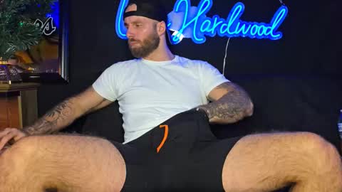 Snapshot of lancehardwood222 chatting on December 16, 1:32 am LANCE online show from December 16, 1:32 am