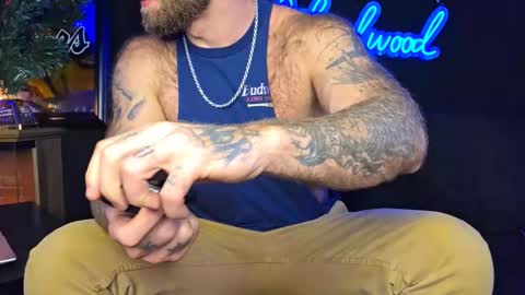 Snapshot of lancehardwood222 chatting on December 17, 1:11 am LANCE online show from December 17, 1:11 am