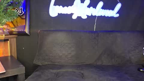 Snapshot of lancehardwood222 chatting on December 19, 1:23 am LANCE online show from December 19, 1:23 am