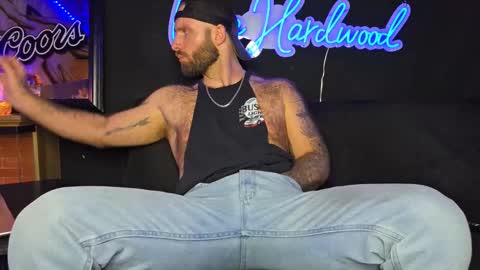 Snapshot of lancehardwood222 chatting on January 8, 1:41 am LANCE online show from January 8, 1:41 am