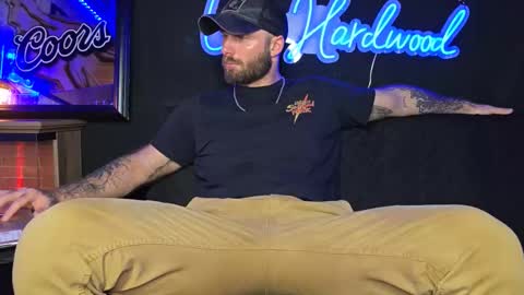 Snapshot of lancehardwood222 chatting on January 12, 1:22 am LANCE online show from January 12, 1:22 am