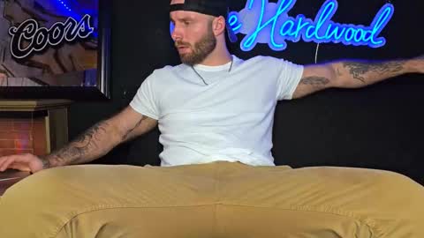 Snapshot of lancehardwood222 chatting on February 2, 1:04 am LANCE online show from February 2, 1:04 am