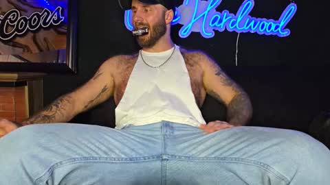 Snapshot of lancehardwood222 chatting on February 9, 1:20 am LANCE online show from February 9, 1:20 am