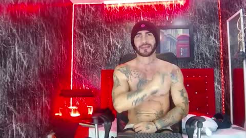 Lancelot Benwick online show from February 9, 8:13 pm