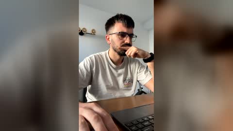 lander920612 online show from February 26, 3:44 pm