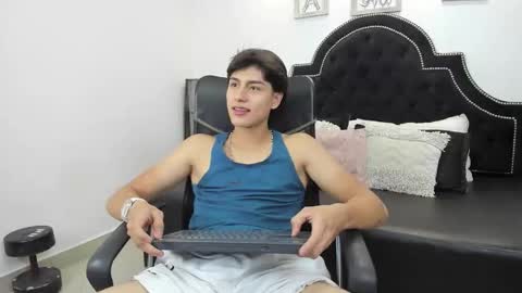 landercruz online show from October 10, 3:49 am