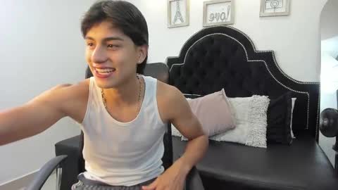 landercruz online show from October 18, 4:04 am