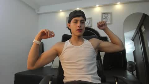 landercruz online show from October 26, 2:39 am