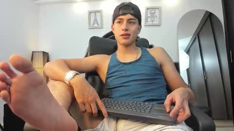 landercruz online show from October 28, 4:27 am