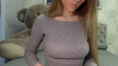 langoria online show from February 11, 5:45 am