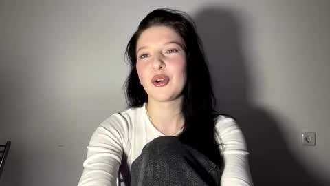 Sarah online show from January 17, 3:17 pm