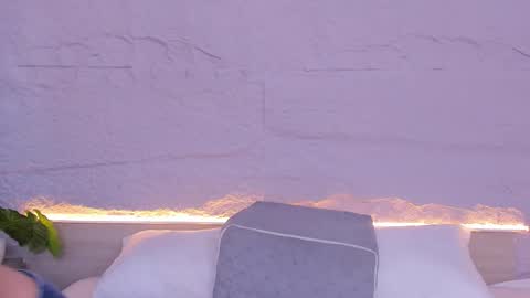 Lanna online show from February 2, 11:53 am