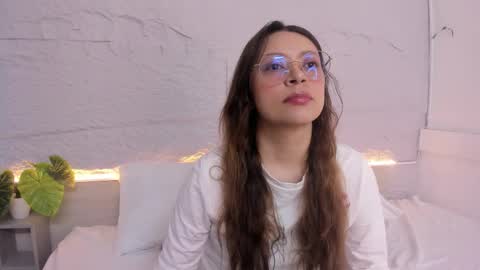 Lanna online show from March 20, 11:48 am