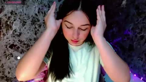 Snapshot of lanna_belle28 chatting on November 14, 1:10 pm Lanna online show from November 14, 1:10 pm