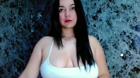 Snapshot of lanna_belle28 chatting on December 3, 2:04 pm Lanna online show from December 3, 2:04 pm