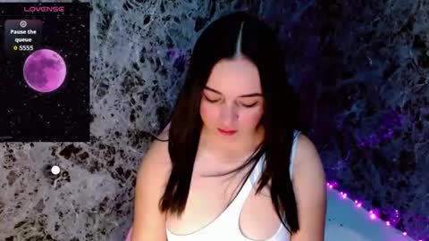 Lanna online show from February 12, 1:39 pm