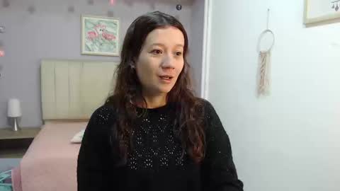 Lanna online show from March 12, 1:28 pm