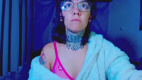 LANNIE   online show from April 10, 12:21 pm