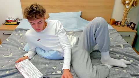 Fandi online show from December 10, 7:58 am