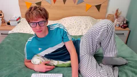 Fandi online show from September 19, 4:18 pm