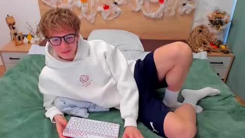 Fandi online show from October 18, 9:43 am