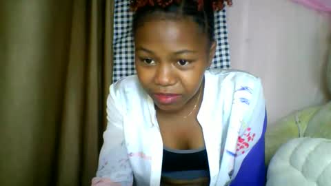 lara_belle online show from May 28, 4:32 am