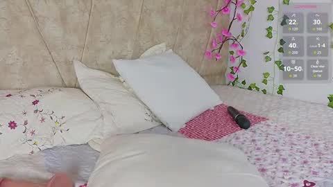 Lara Gill online show from March 11, 9:32 pm