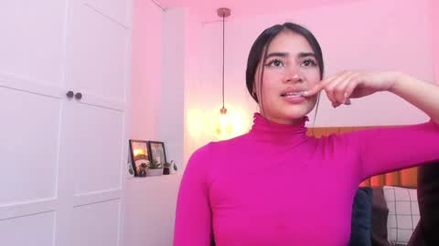 Lara Madisson online show from December 5, 11:40 pm