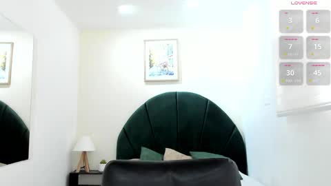      700  200   online show from April 10, 7:51 pm