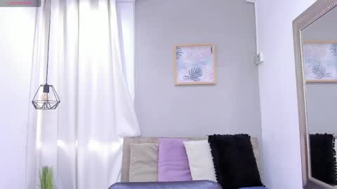      700  200   online show from April 19, 12:04 pm