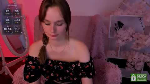 Snapshot of lara_vest chatting on September 15, 9:37 pm Lara online show from September 15, 9:37 pm