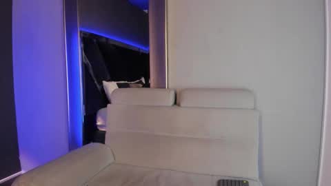 Lara online show from March 14, 12:10 pm