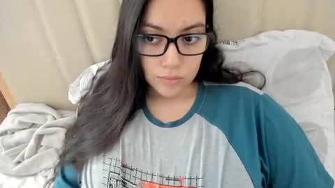 lara online show from March 6, 2:46 pm