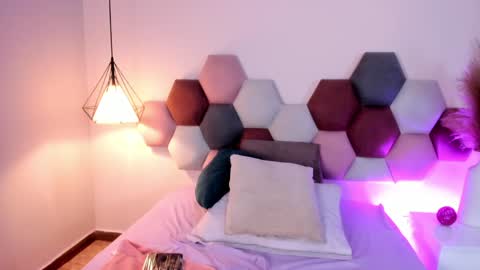  Lara Gold  online show from December 31, 9:50 pm