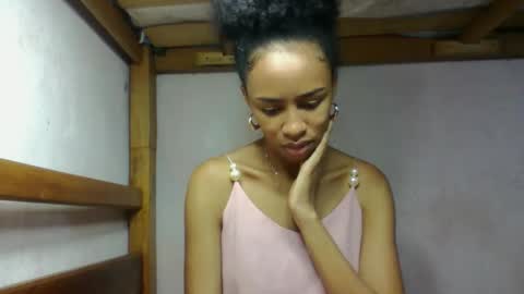 larah98 online show from February 11, 6:29 am