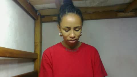 larah98 online show from February 18, 6:04 pm