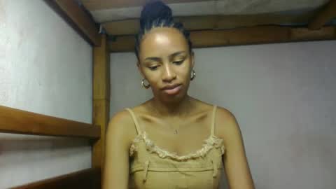 larah98 online show from February 20, 9:10 am