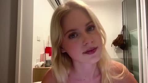 Stella online show from February 1, 10:14 am