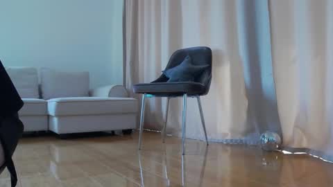 LaraKanes online show from February 2, 10:47 am