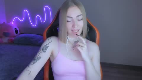 LaraKrein lk online show from November 14, 1:43 pm