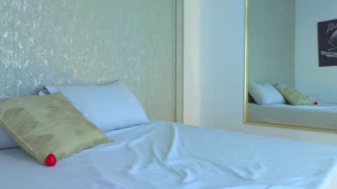 Lara  online show from January 22, 3:40 pm