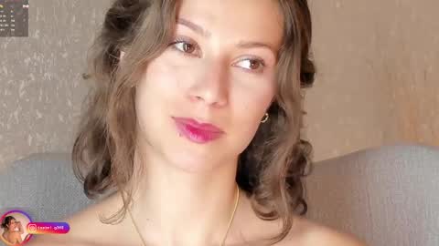 Lara  online show from October 21, 1:45 pm